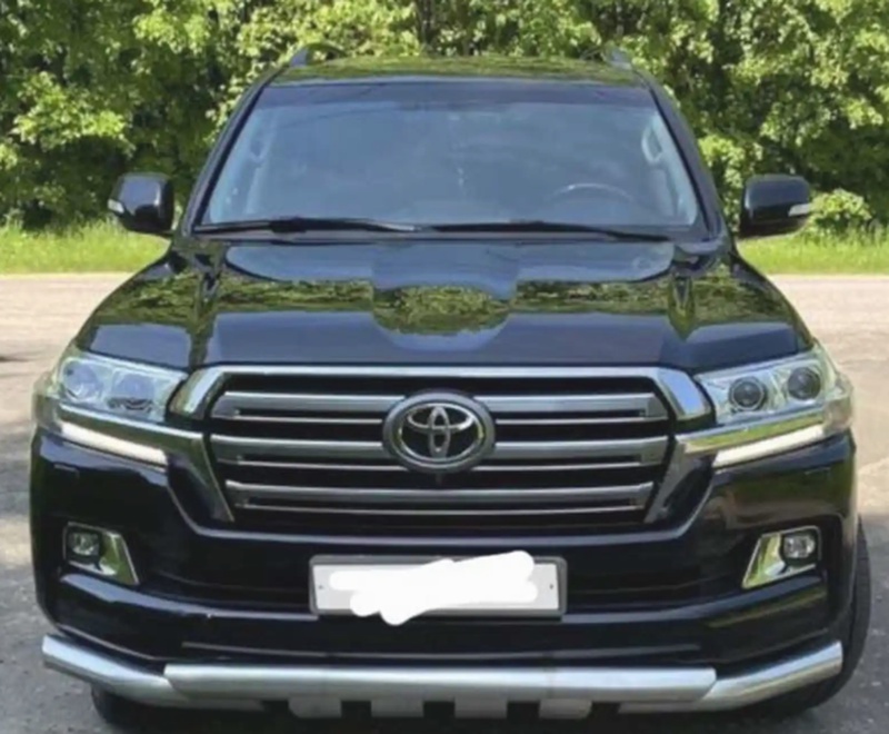 Лобовое стекло от Toyota Land Cruiser FJ200
